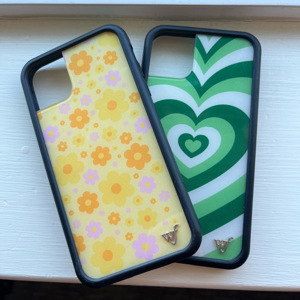 2 iPhone 11/XR WildFlower Cases